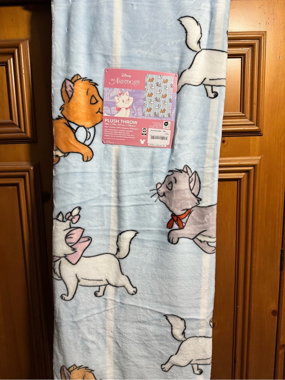 Disney Light Blue Aristocats Plush Throw Blanket, Stripes, New,  Marie